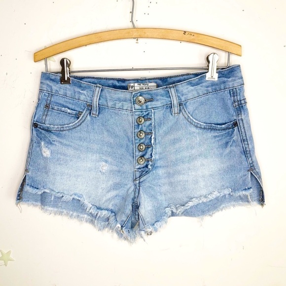 FREE people button fly, raw hem distressed shorts - Picture 3 of 10